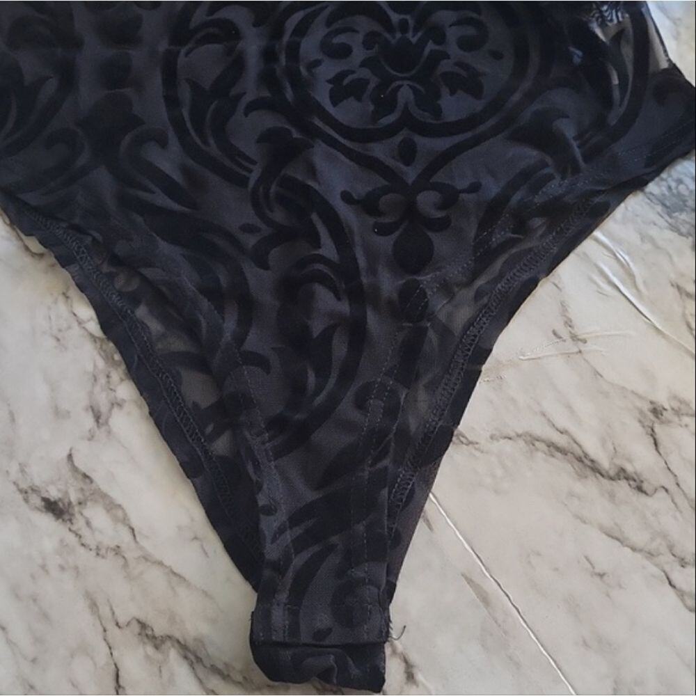 Elegant Sexy Geometric-Patterned Black Sleeveless Bodysuit Knit Fabric Crew Neck - Picture 7 of 11